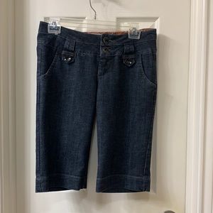 Bermuda length shorts size 5